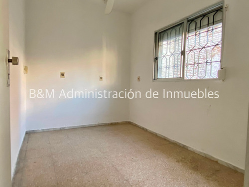 Alquiler Casa 3 Dormitorios Peñarol, Patio Con Parrillero.-