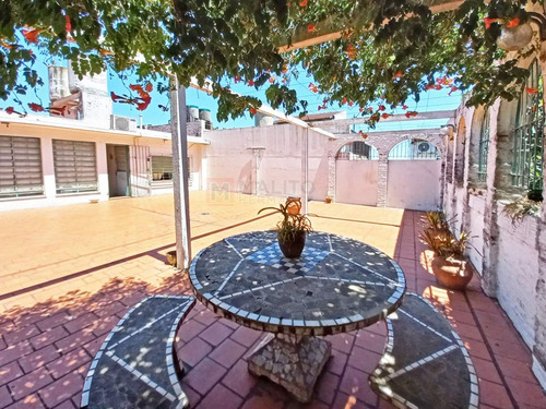 Venta Casa 5 Ambientes Con Galpón / Terraza / Balcón / Patio En Lote Propio En Mataderos