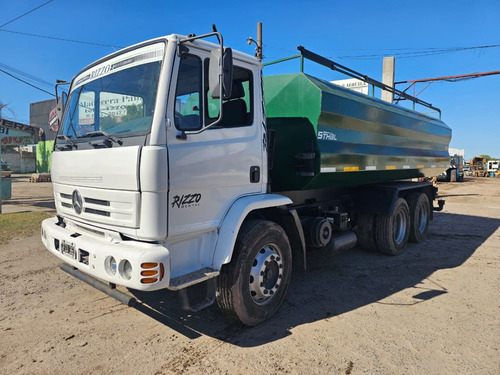 Camión Regador Marca Mercedes Benz Modelo 1720