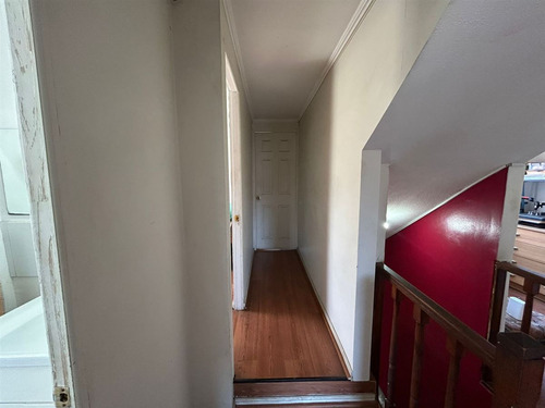 Casa En Venta De 7 Dorm. 3 Baños En Peñalolén