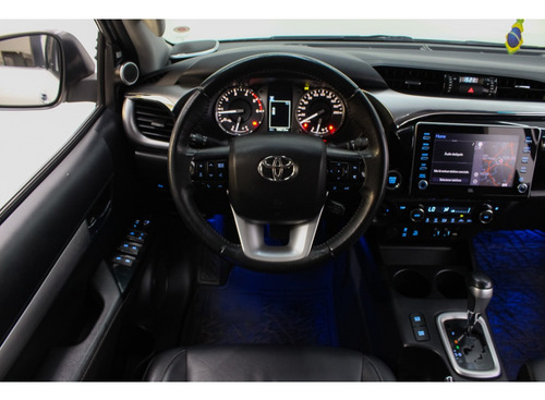 Toyota Hilux 2.8 D-4D TURBO DIESEL CD SRX 4X4 AUTOMÁTICO