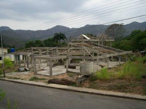 Terreno En Venta, Ubicado En  Los Rauseos, El Limón Edo. Aragua.