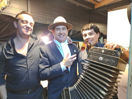 Imagen 4 de 5 de Cantante De Tango, Finalista Yo Soy 5 Temp. Internacional.