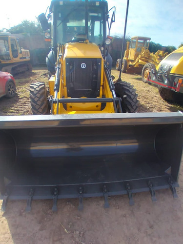 New Holland Retroexcavadora B80c