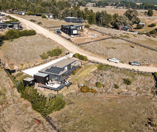 Casa En Venta En Pichilemu, Con Gran Vista Al Mar