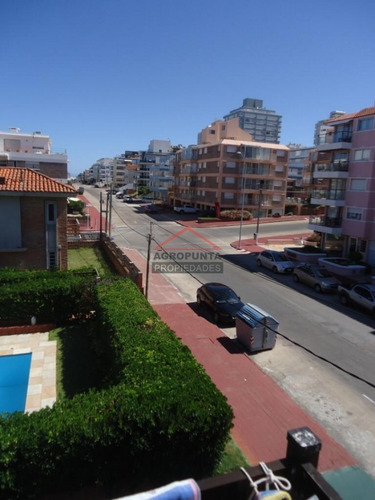 Apartamento En Peninsula Muy Bien Ubicado Cerca Playa Emir- Ref: 5224