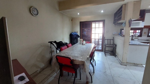 Excelente Propiedad Con Amplio Lote Sobre Avenida Jose Maria Paz