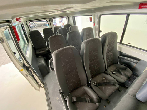 Imagem 8 de 11 de Citroën Jumper 2.3 Hdi Diesel Minibus 33m 3p Manual