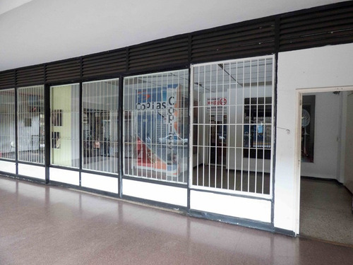 Tres Locales Comerciales En Venta Quinta Crespo 1.150 Mts2 Ml02