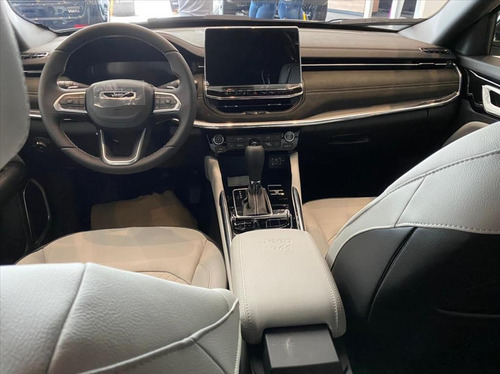 Imagem 11 de 15 de Commander 1.3 T270 Turbo Flex Limited At6