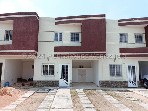 Townhouse En Venta En Manantial Naguanagua Carabobo 2423208 P