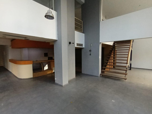 Gran Local En Venta Barrio Centro Sobre Av Gral Paz Esq. Rioja - 25 Mts De Doble Vidriera, Recibo Menor