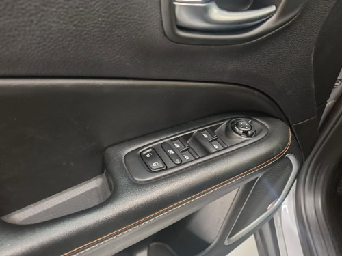 Jeep Compass 2.0 16V FLEX LONGITUDE AUTOMÁTICO