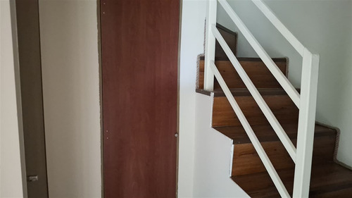 Casa En Venta De 4 Dorm. En Buín