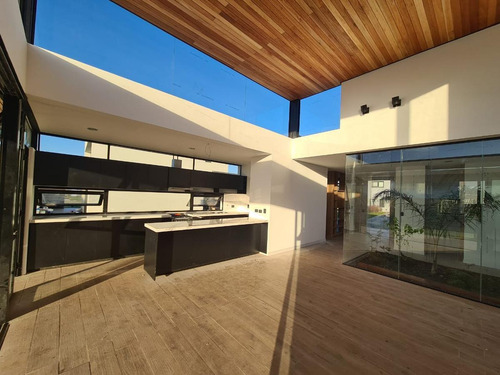 Imagen 6 de 19 de Casa 4 Amb Puro Diseño En Ceibos