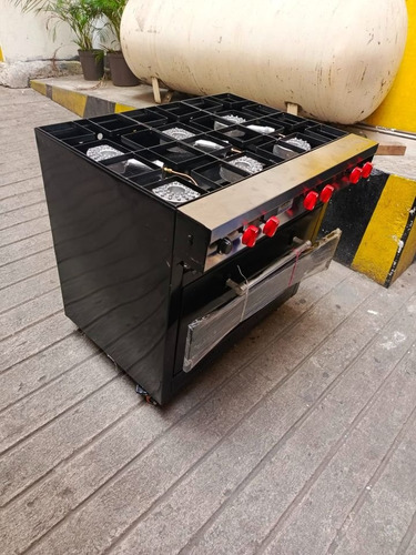 Cocina Industrial De Seis Hornillas Con Horno Nueva