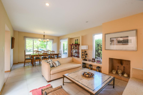 Imagen 4 de 30 de Casa De 4 Dormitorios En Venta Con Piscina En Barrio Cerrado Aldea Fisherton