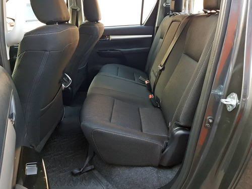 Imagen 9 de 23 de Toyota Hilux Srv 4x2 Manual Okm