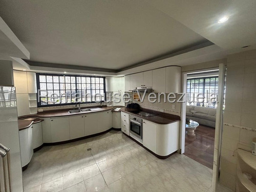 Amplio Apartamento En Alquiler En Alto Hatillo #25-13619 Josmary Sanjuan