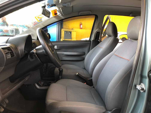 Volkswagen Fox 1.0 Vht Trend Total Flex 5p 1544 Mm 2010