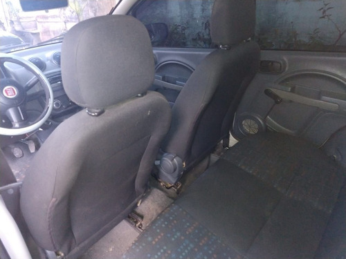 Imagem 2 de 5 de Fiat Uno 2014 1.0 Vivace College Flex 5p