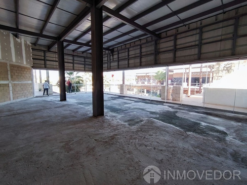 Local Comercial · Plaza Oasis · Bonampak · Puerto Cancún · Junto A Café Nader