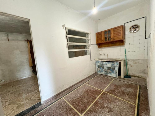 Venta Casa Sólida Con Amplio Terreno En Paso De La Arena, Padrón Único, 2 Dormitorios, Garage Varios Vehículos, Jardín, Fondo, Gran Potencial