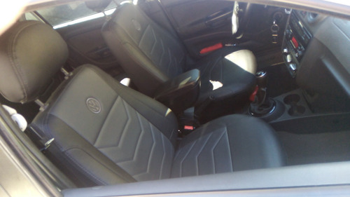 Imagem 13 de 14 de Volkswagen Voyage 1.6 Msi Highline Total Flex I-motion 4p