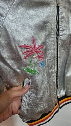 Campera De Cuero Ay Not Dead (Usado)