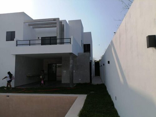 Casa En Venta/renta Merida, Carretera Progreso En Privada, Entrega Inmediata.