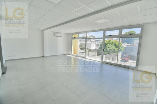 Imagen 26 de 30 de Importante Local Y Oficinas En Venta Y Alquiler En Quilmes Sobre Avenida Andres Baranda