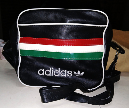 Morral Para Hombre Deportivo Impermeable 26 Cm X 24 Cm Negro (Usado)