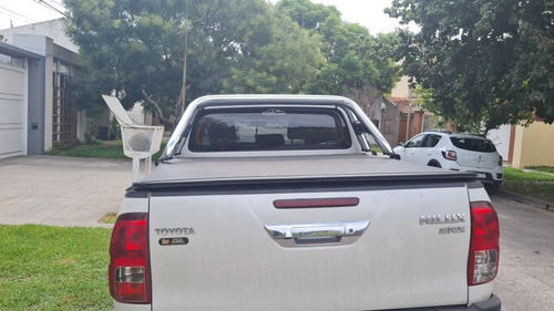 Toyota Hilux 2.8 Cd Srx 177cv 4x4 At 2017