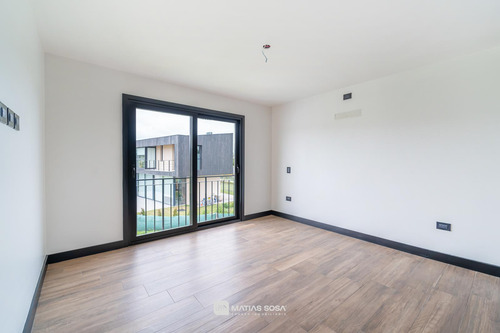 Venta - Casa 5 Ambientes - A Estrenar - Barrio Privado Arenas Chico