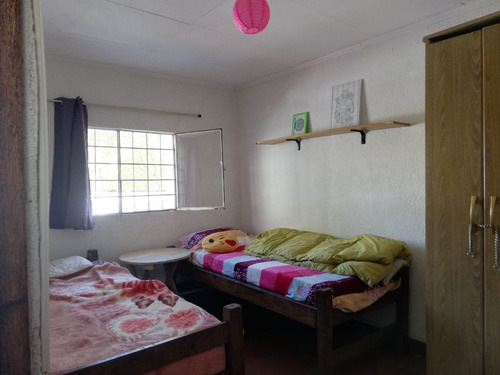 Residencia Estudiantil Femenina En Montevideo, Tres Cruces.