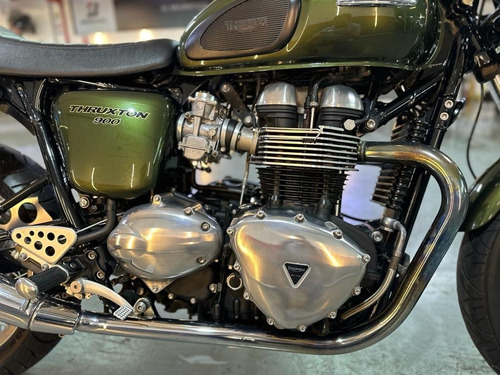 Triumph Thruxton 900