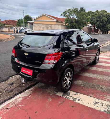 Chevrolet Onix 1.0 Lt 5p