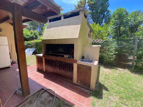 Casa Con 3 Habitaciones Y 2 Baños