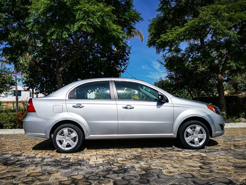 Imagen 2 de 15 de Chevrolet Aveo 2017