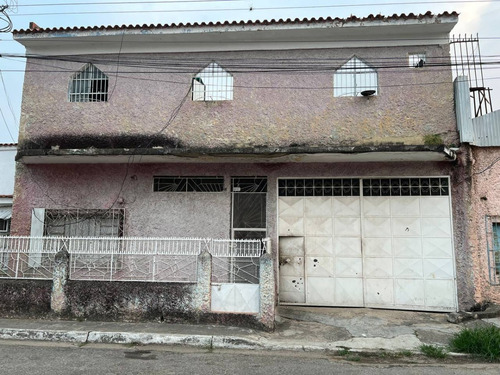 Casa En Venta Ubicada En El Concejo,  Parroquia Miguel Peña G05-08