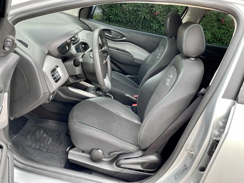 Imagem 11 de 15 de Chevrolet Onix 1.4 Mt Lt 2019