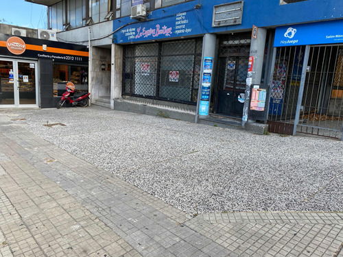 Venta Local Comercial Con Deposito Esquina Grecia Y Viacava