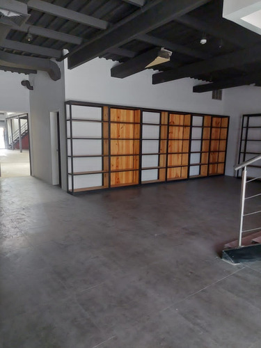 Imagen 3 de 30 de Galpon Con Local Comercial Entre Av. Bolivar Y Hermandad Gallega De Valencia, Sector La Ceiba. Alquila Crismelia Castillo