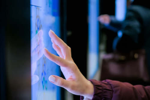 Alquiler Pantallas Interactivas Touch Totems Led Monitores