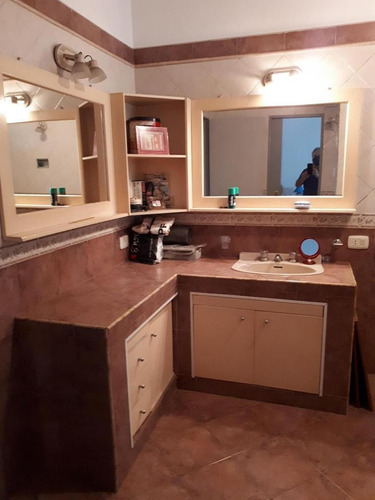 Imagen 8 de 9 de Casa Con Depto Para Renta O 2 Familias.