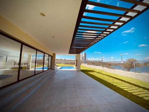 Imagen 11 de 15 de Una Casa De Altura- La Vista Residencial