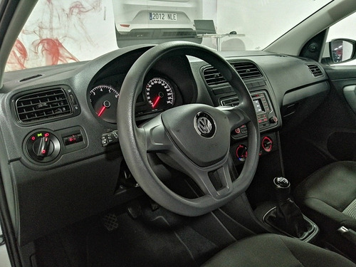 Imagen 9 de 10 de Volkswagen Vento 2019 1.6 Confortline Mt