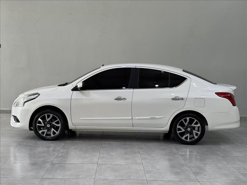 Nissan Versa 1.6 16V FLEXSTART UNIQUE 4P XTRONIC