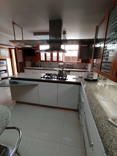 Venta De Casa Quinta En Santa Sofia