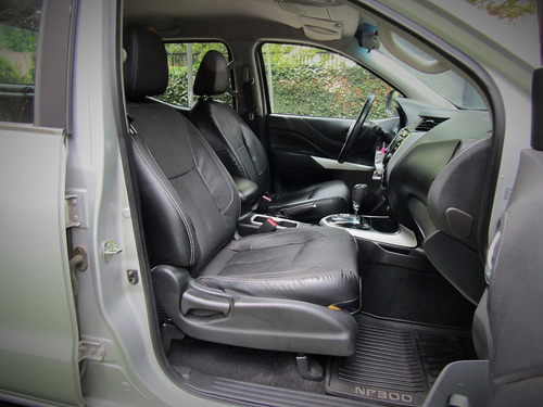 Nissan Np300 D Cab 4x4 2.3 Aut 2017